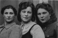 Семичева Любовь Михайловна (справа) Семичева Любовь Михайловна (справа)